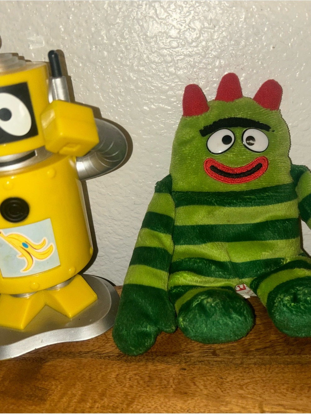 Yo Gabba Gabba Rare Plex Figure & Ty Beanie Brobee